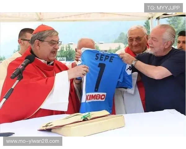 基督教信仰影响下的足球巨星与他们的信仰故事