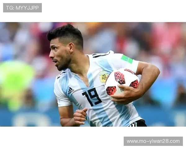 足球传奇落幕 盘点球星退役背后的故事与未来走向