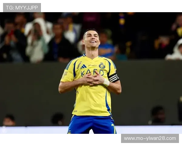 足球巨星眼中的偶像与榜样：揭秘他们心中的足球英雄